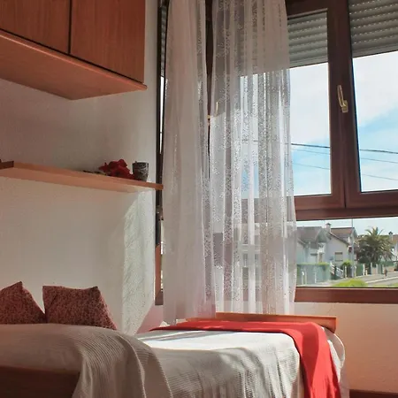 A Estribor - 20001 *