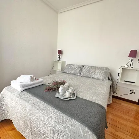 A Estribor - 20001 *