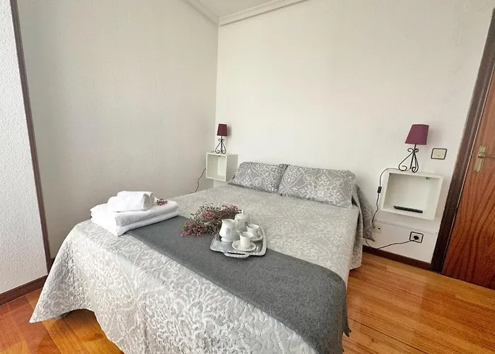 A Estribor - 20001 *